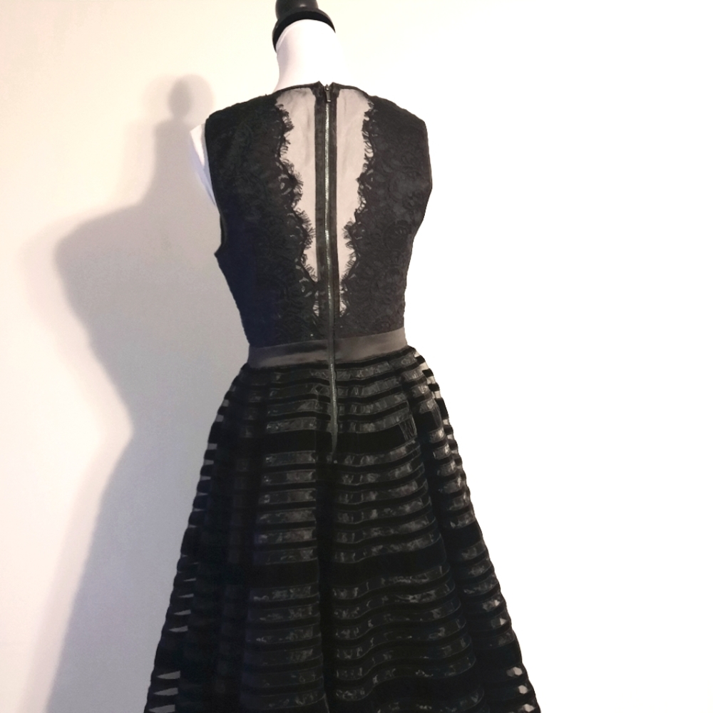 Little Black Dress With Plunging V-neck Dress - Picture 4 of 16